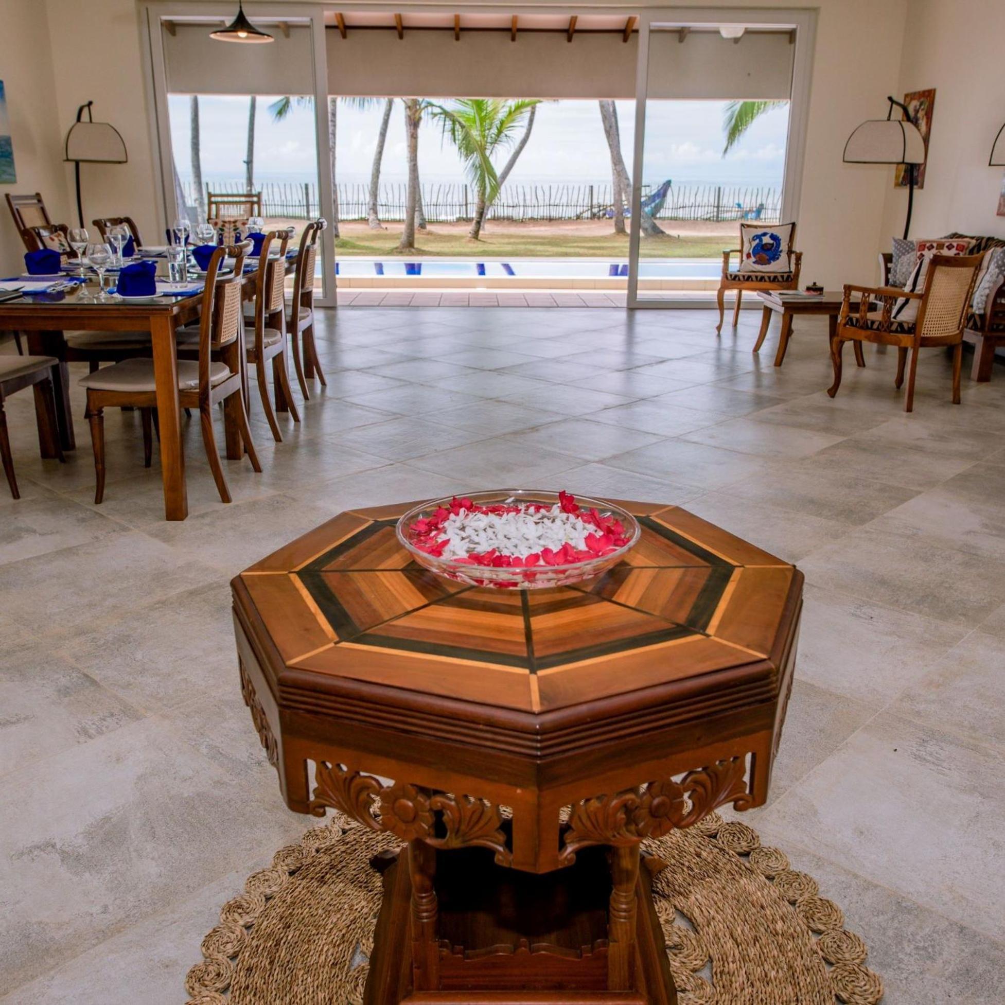 Arhimser Villa-Superb 4 Bedroom Beachfront For 8 In Ranna, Tangalle, Bb, Pool, Free Pick Up For 7 Night Stays Arriving Together, Serviced, Taxes Included Bagian luar foto