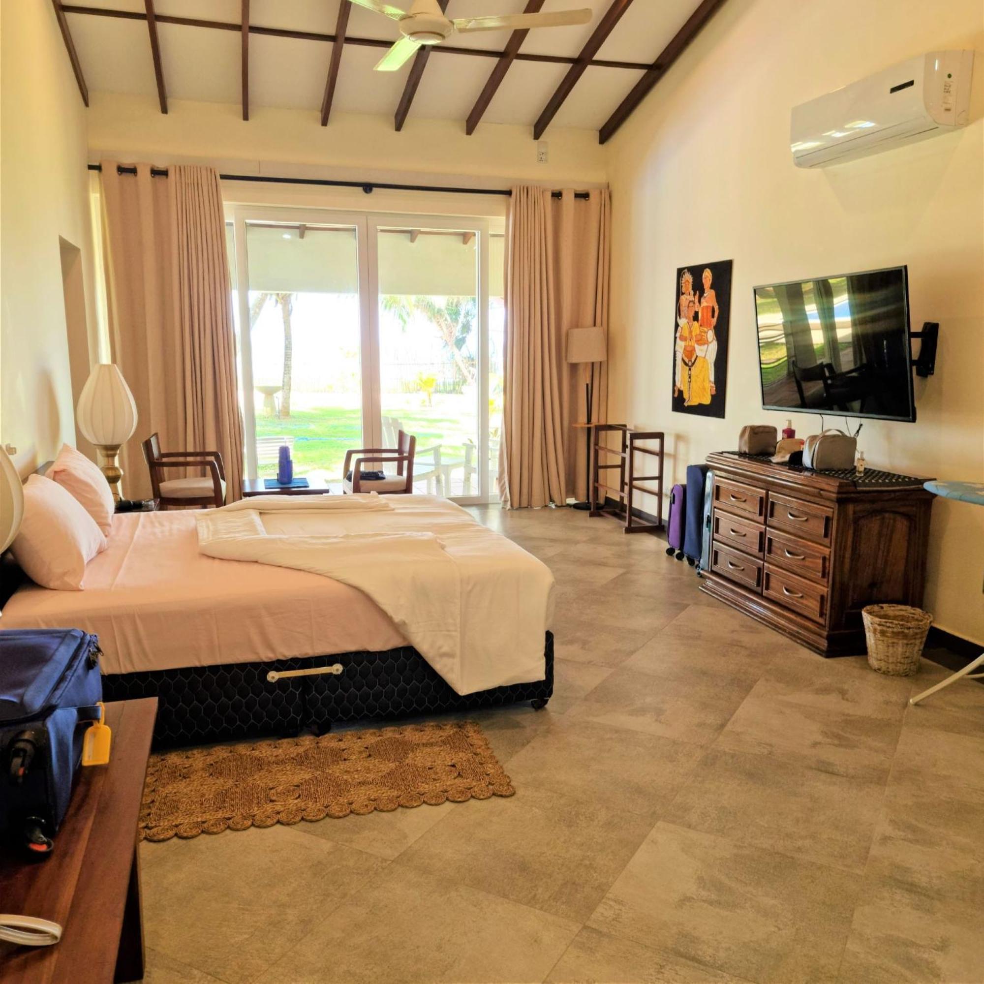 Arhimser Villa-Superb 4 Bedroom Beachfront For 8 In Ranna, Tangalle, Bb, Pool, Free Pick Up For 7 Night Stays Arriving Together, Serviced, Taxes Included Bagian luar foto