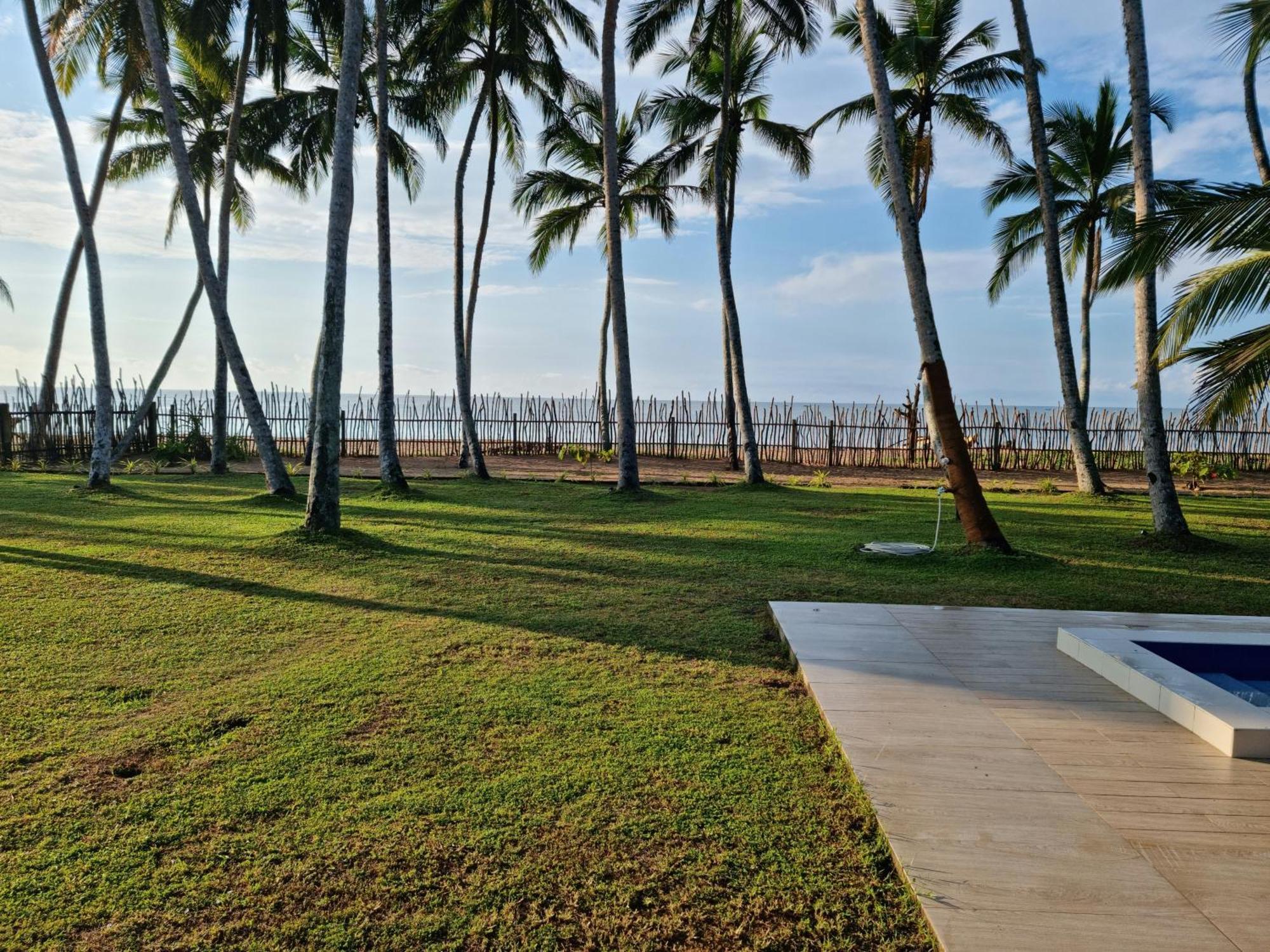 Arhimser Villa-Superb 4 Bedroom Beachfront For 8 In Ranna, Tangalle, Bb, Pool, Free Pick Up For 7 Night Stays Arriving Together, Serviced, Taxes Included Bagian luar foto