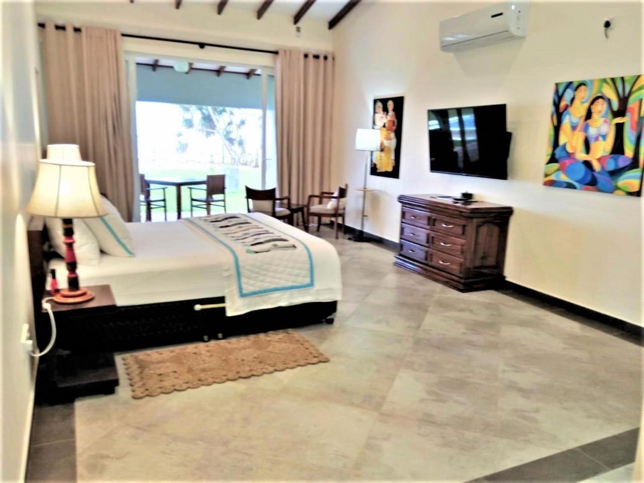 Arhimser Villa-Superb 4 Bedroom Beachfront For 8 In Ranna, Tangalle, Bb, Pool, Free Pick Up For 7 Night Stays Arriving Together, Serviced, Taxes Included Bagian luar foto