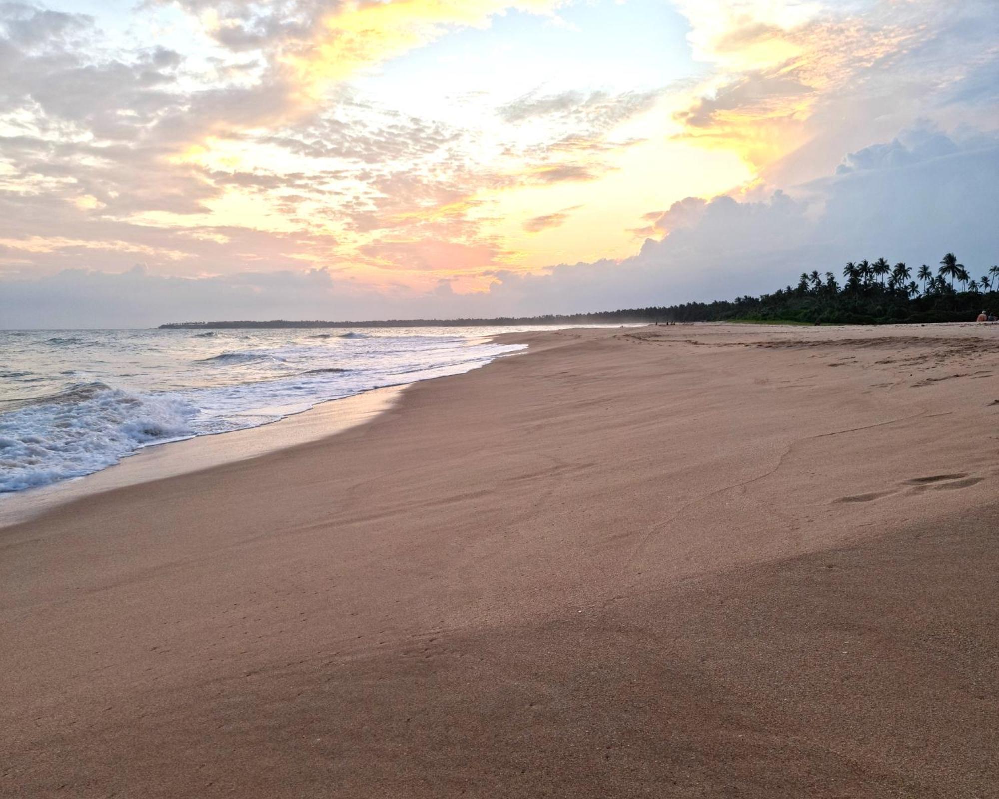Arhimser Villa-Superb 4 Bedroom Beachfront For 8 In Ranna, Tangalle, Bb, Pool, Free Pick Up For 7 Night Stays Arriving Together, Serviced, Taxes Included Bagian luar foto